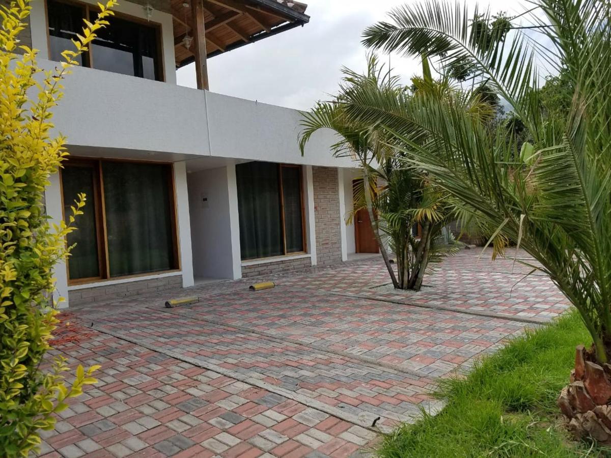 Bamboo Village Place Tumbaco المظهر الخارجي الصورة